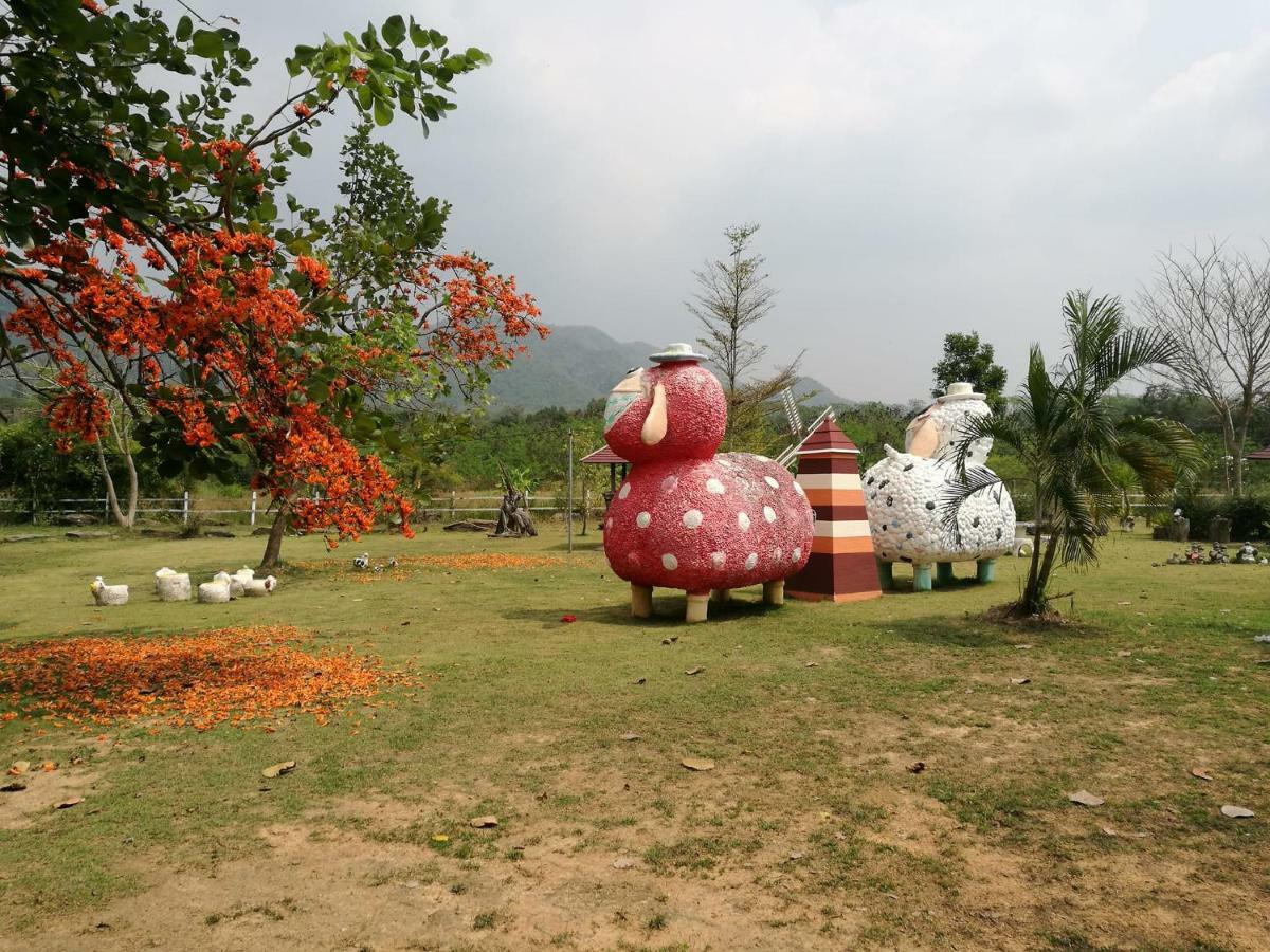 Baan Rai Pray Rung Kaeng Krachan Ban Tha Ling Lom Esterno foto