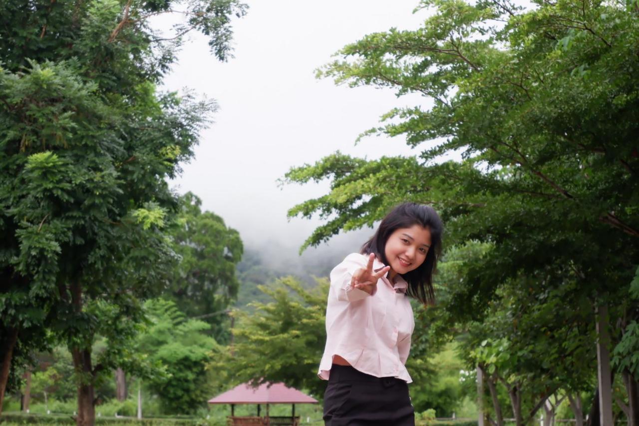 Baan Rai Pray Rung Kaeng Krachan Ban Tha Ling Lom Esterno foto